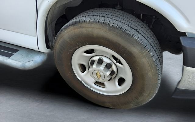 2024 Chevrolet Express Cargo 2500 WT