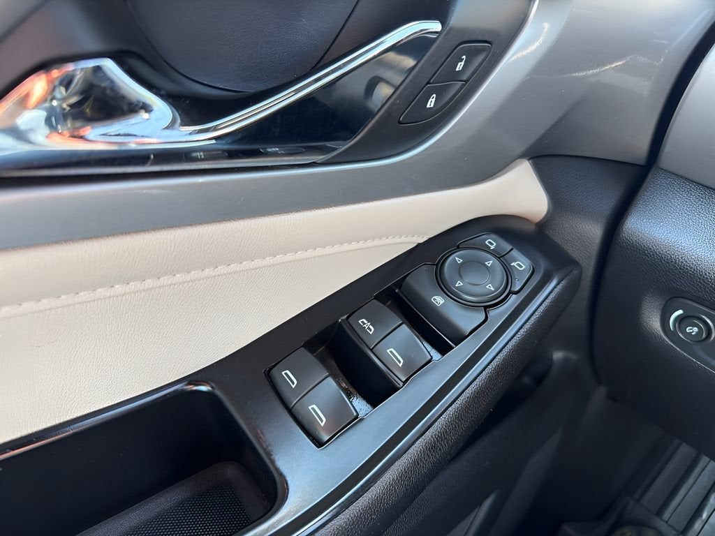 2023 Chevrolet Traverse 2FL