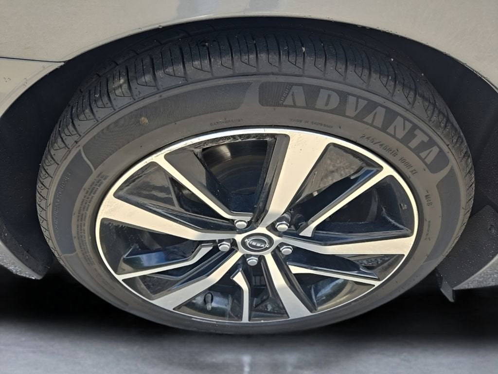 2023 Nissan Maxima SV