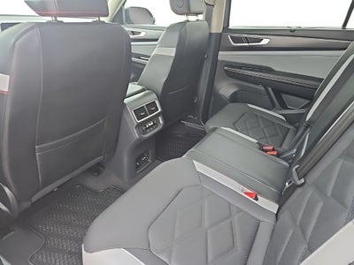 2024 Volkswagen Atlas 2.0T Peak Edition SE w/Technology