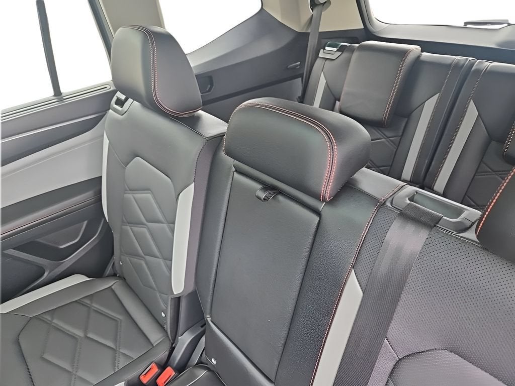 2024 Volkswagen Atlas 2.0T Peak Edition SE w/Technology