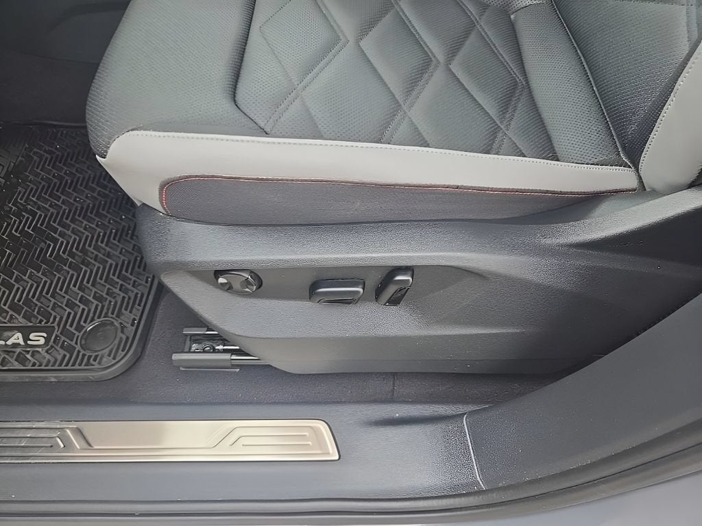 2024 Volkswagen Atlas 2.0T Peak Edition SE w/Technology