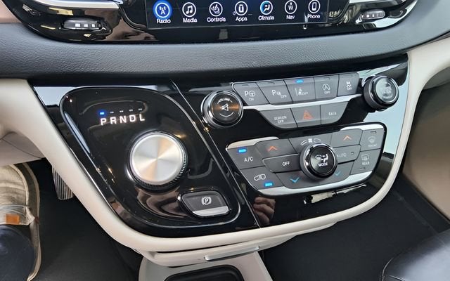 2017 Chrysler Pacifica Touring-L Plus