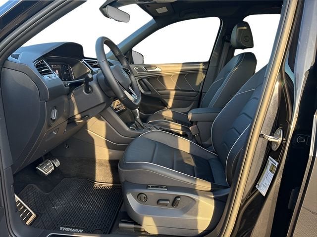 2023 Volkswagen Tiguan SEL R-Line
