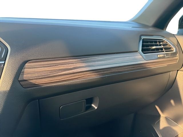 2023 Volkswagen Tiguan SEL R-Line