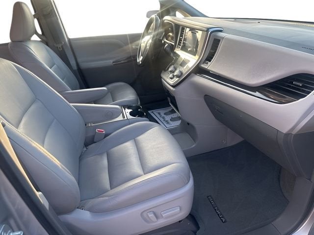 2015 Toyota Sienna Ltd