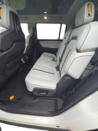 2023 RIVIAN R1S Adventure