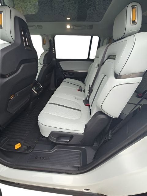 2023 RIVIAN R1S Adventure