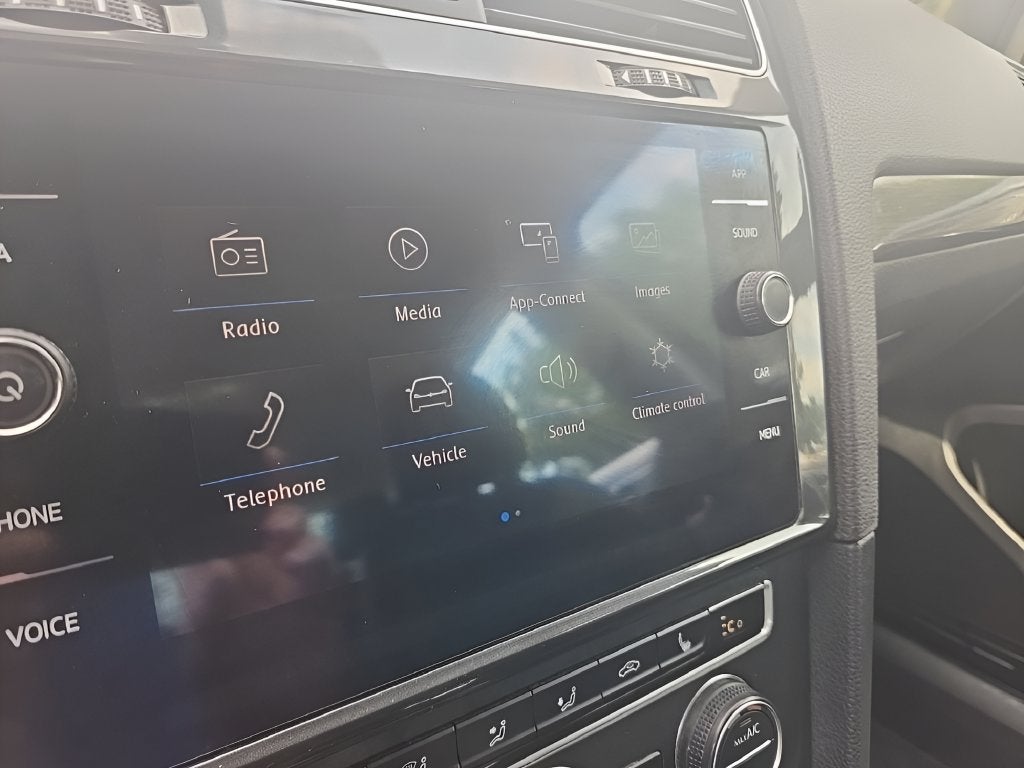 2018 Volkswagen e-Golf SEL