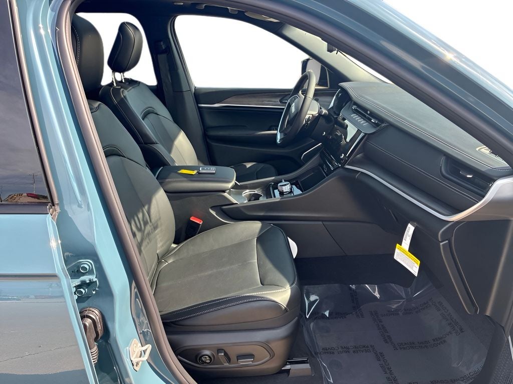2027 Jeep Grand Cherokee Limited Reserve