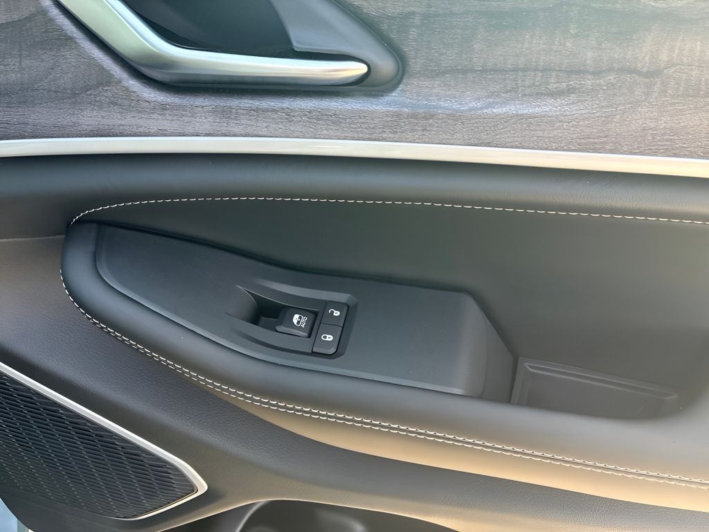 2027 Jeep Grand Cherokee Limited Reserve