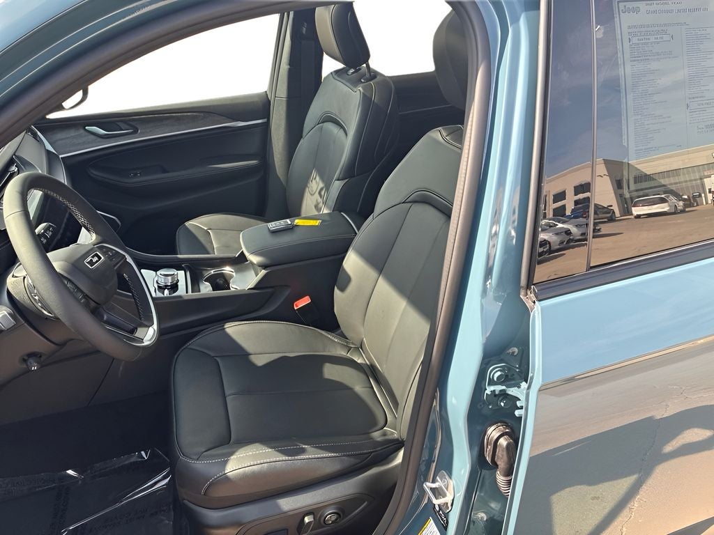 2027 Jeep Grand Cherokee Limited Reserve