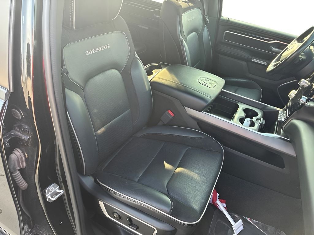 2020 RAM 1500 Laramie Crew Cab 4x4 5'7' Box