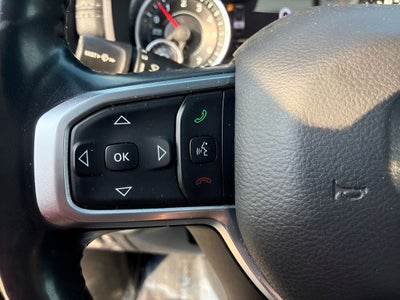 2020 RAM 1500 Laramie Crew Cab 4x4 5'7' Box