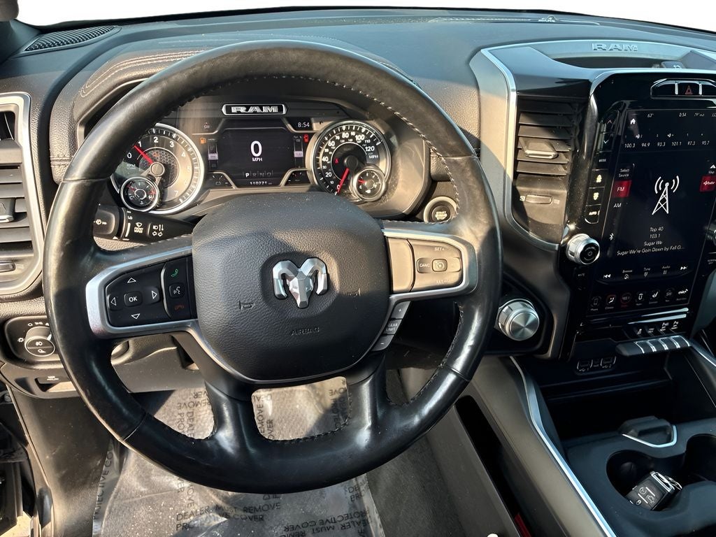 2020 RAM 1500 Laramie Crew Cab 4x4 5'7' Box