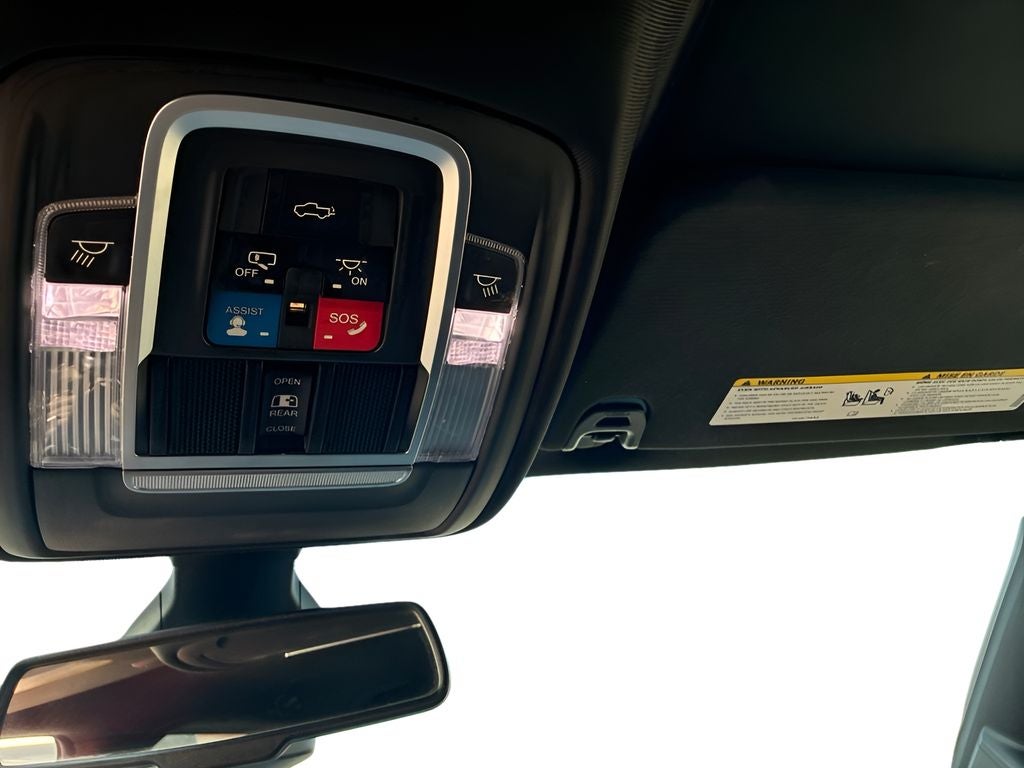 2020 RAM 1500 Laramie Crew Cab 4x4 5'7' Box