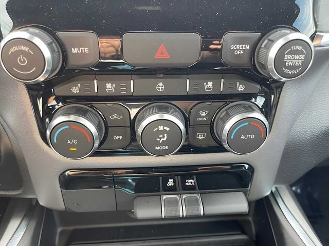 2024 RAM 1500 Laramie Crew Cab 4x4 5'7' Box