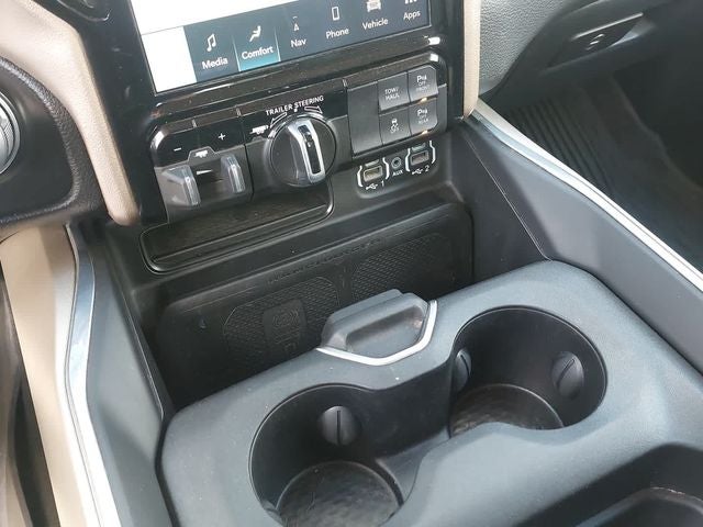 2022 RAM 1500 Laramie Crew Cab 4x4 5'7' Box