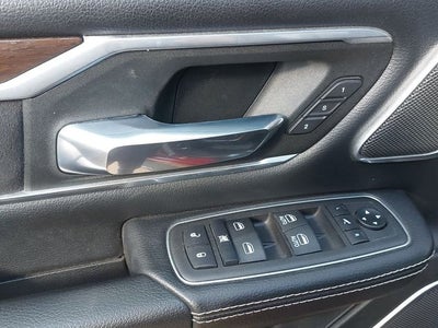 2022 RAM 1500 Laramie Crew Cab 4x4 5'7' Box