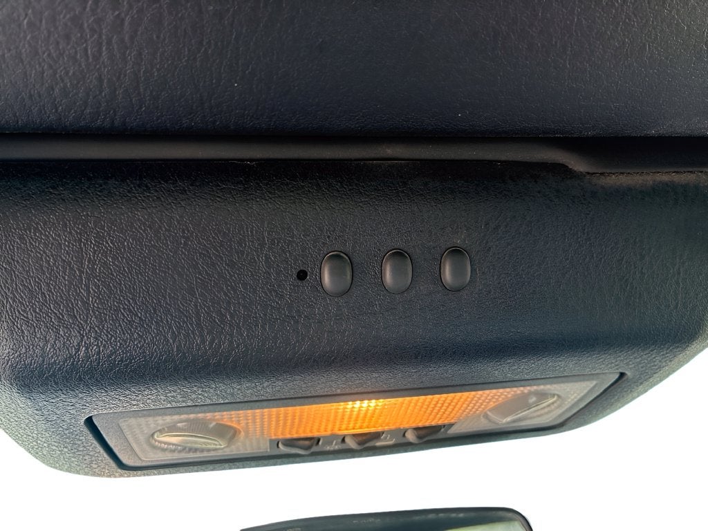2005 Ford Thunderbird Base