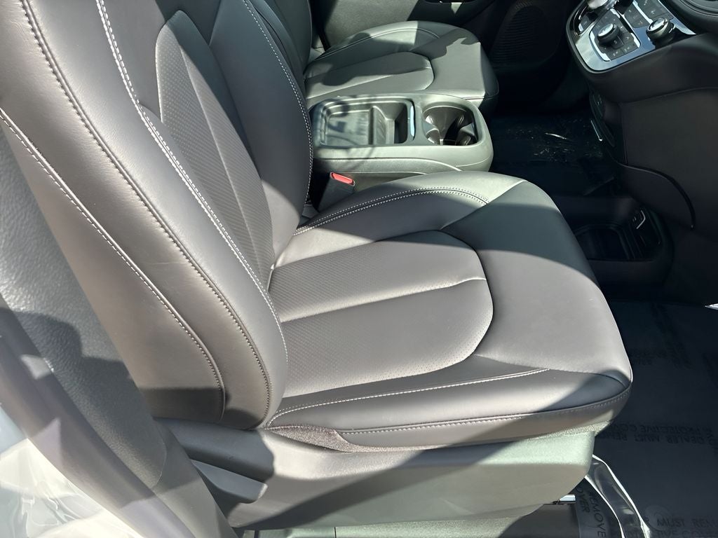 2027 Chrysler Pacifica PACIFICA SELECT