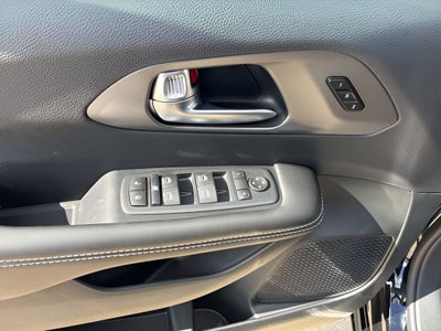 2027 Chrysler Pacifica PACIFICA SELECT