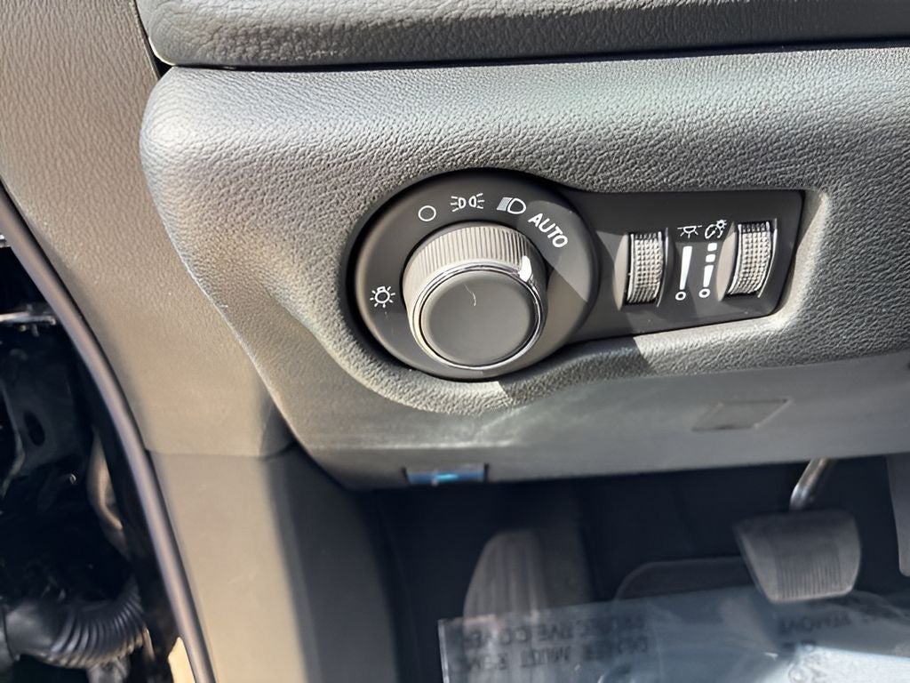 2027 Chrysler Pacifica PACIFICA SELECT