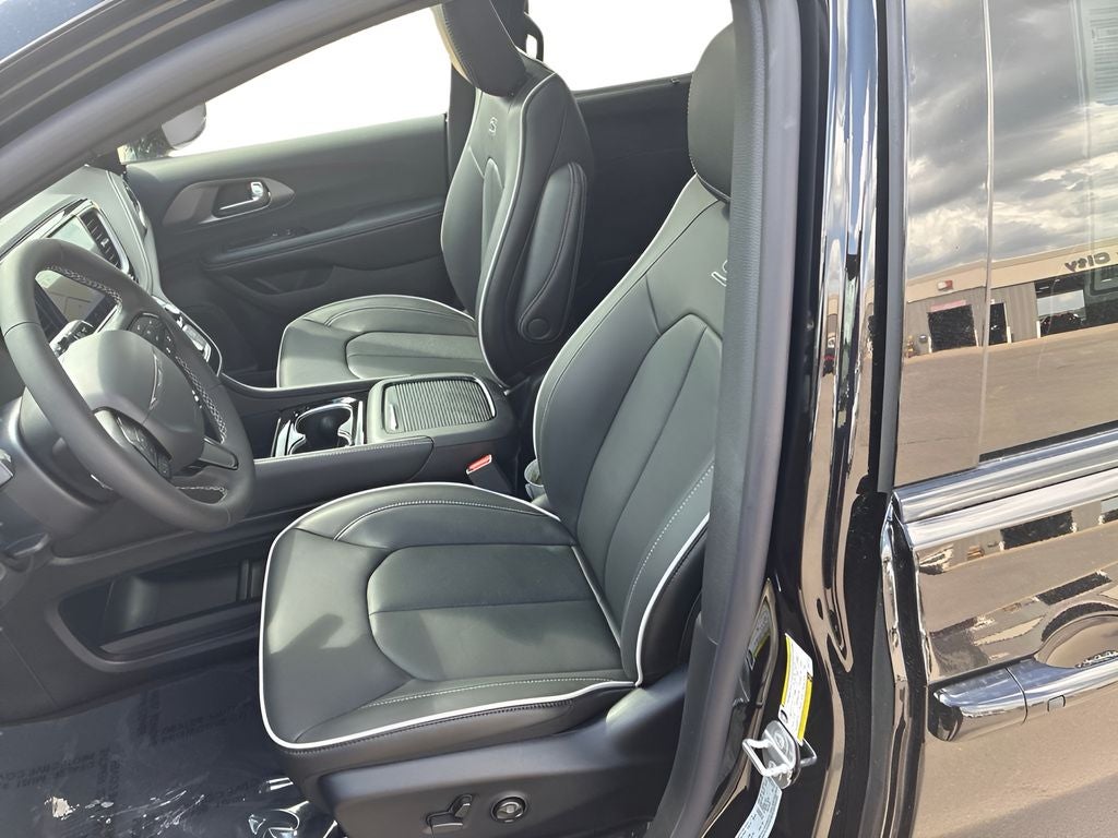 2027 Chrysler Pacifica PACIFICA LIMITED