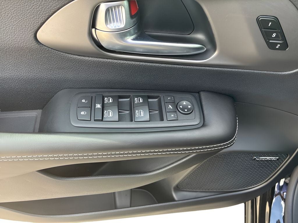 2027 Chrysler Pacifica PACIFICA LIMITED