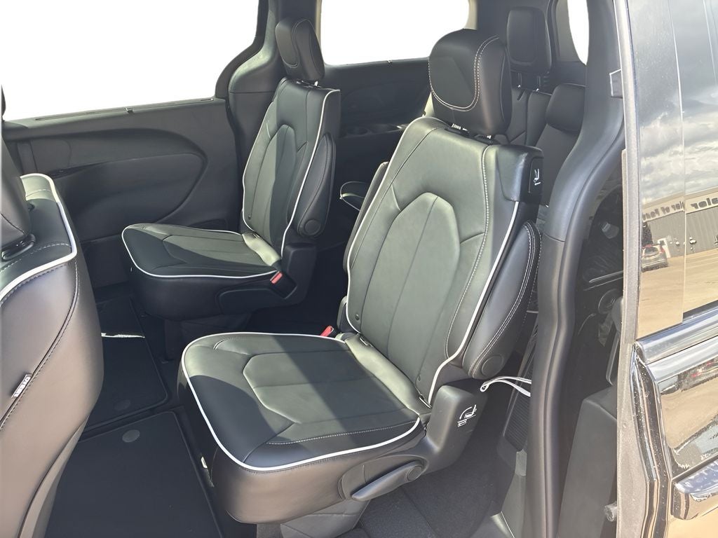 2027 Chrysler Pacifica PACIFICA LIMITED