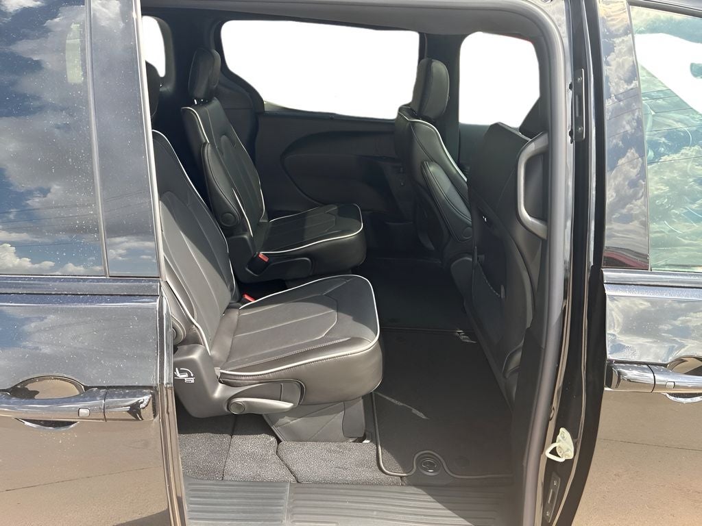 2027 Chrysler Pacifica PACIFICA LIMITED
