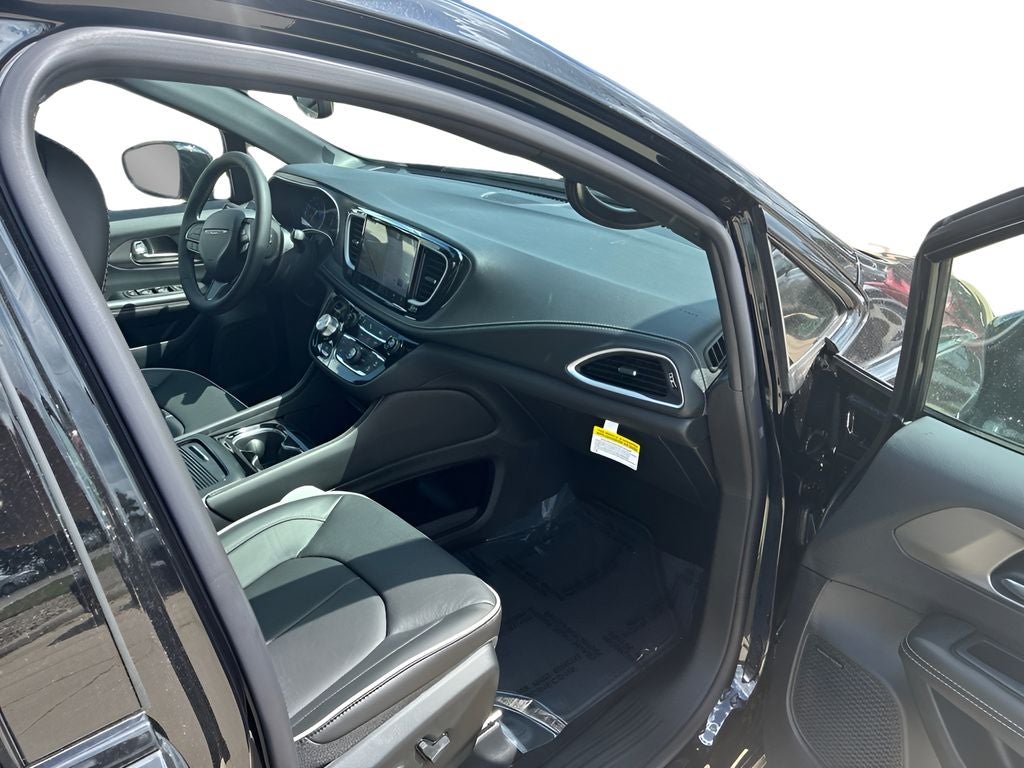 2027 Chrysler Pacifica PACIFICA LIMITED