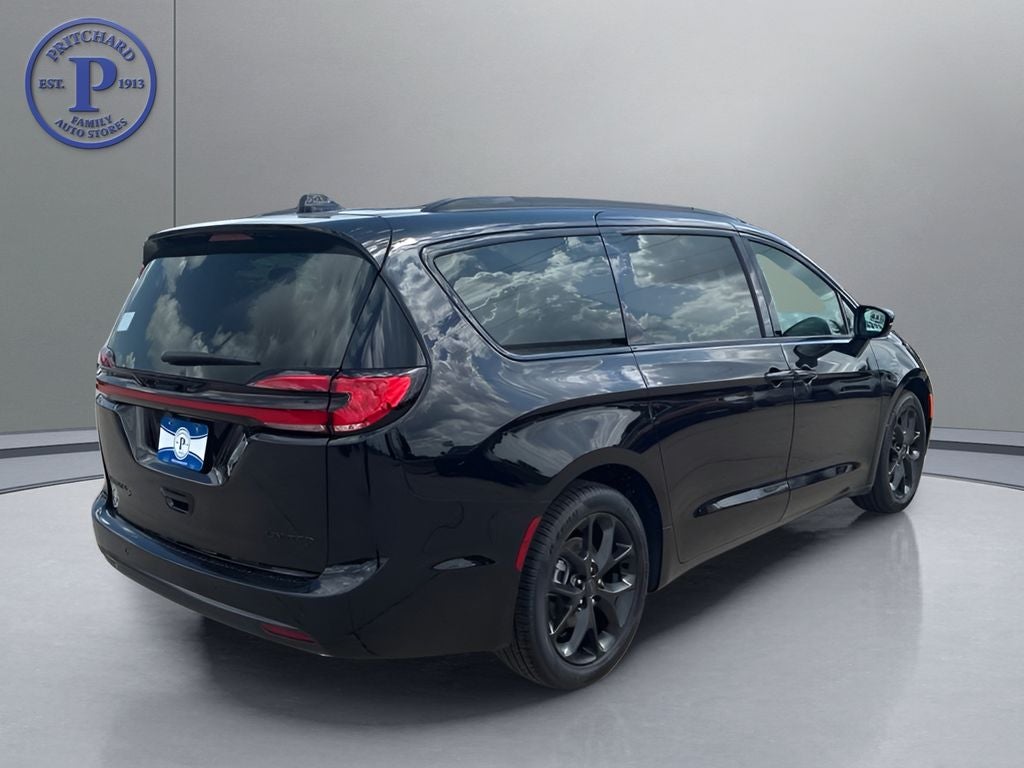 2027 Chrysler Pacifica PACIFICA LIMITED