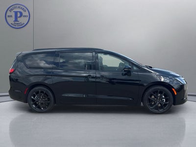 2027 Chrysler Pacifica PACIFICA LIMITED