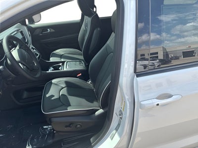 2027 Chrysler Pacifica PACIFICA LIMITED