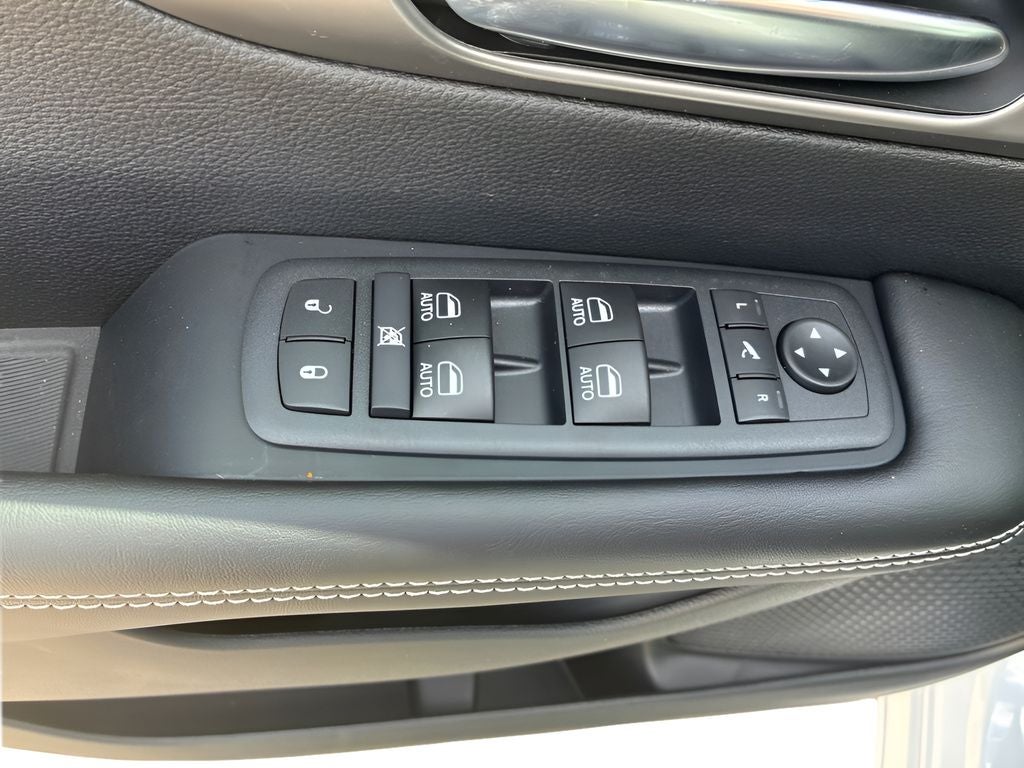 2027 Chrysler Pacifica PACIFICA LIMITED