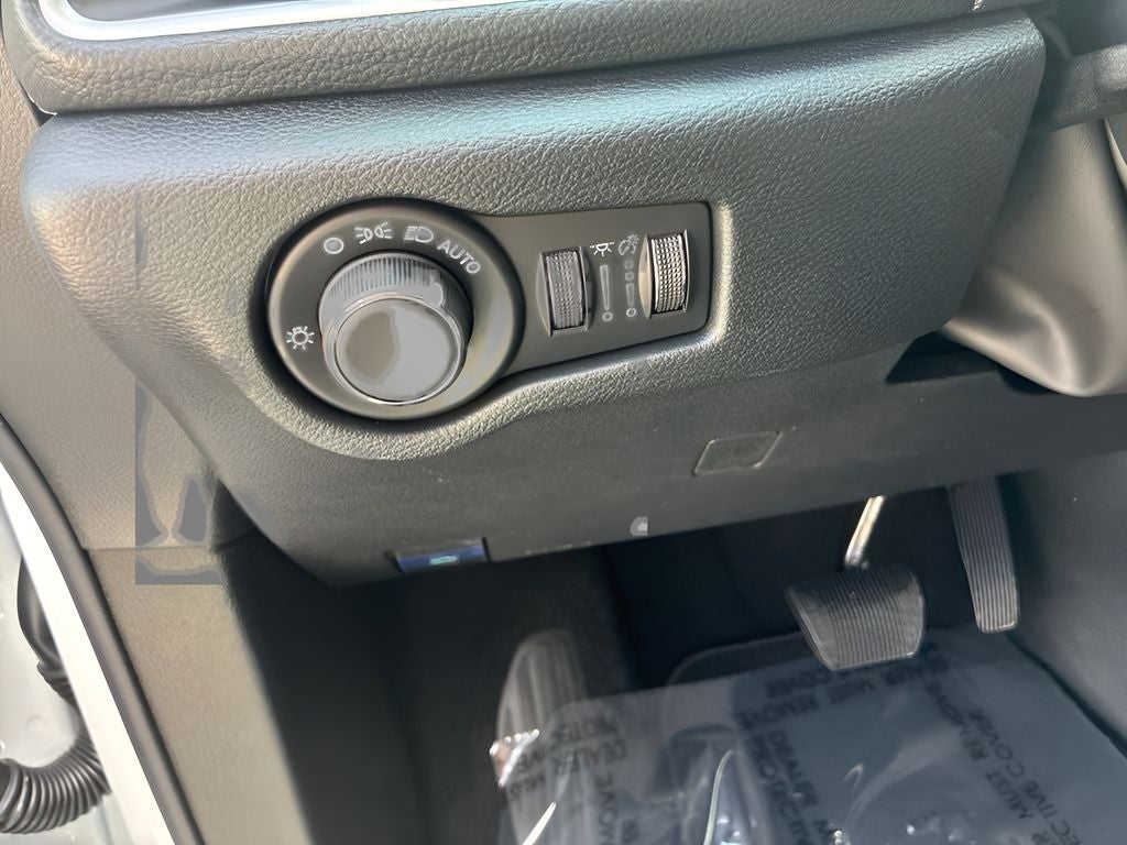 2027 Chrysler Pacifica PACIFICA LIMITED