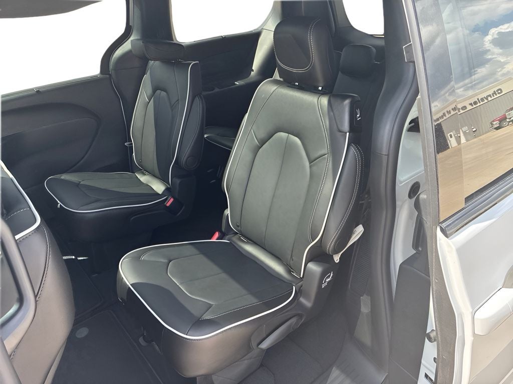 2027 Chrysler Pacifica PACIFICA LIMITED