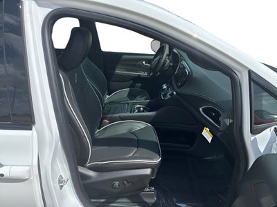 2027 Chrysler Pacifica PACIFICA LIMITED