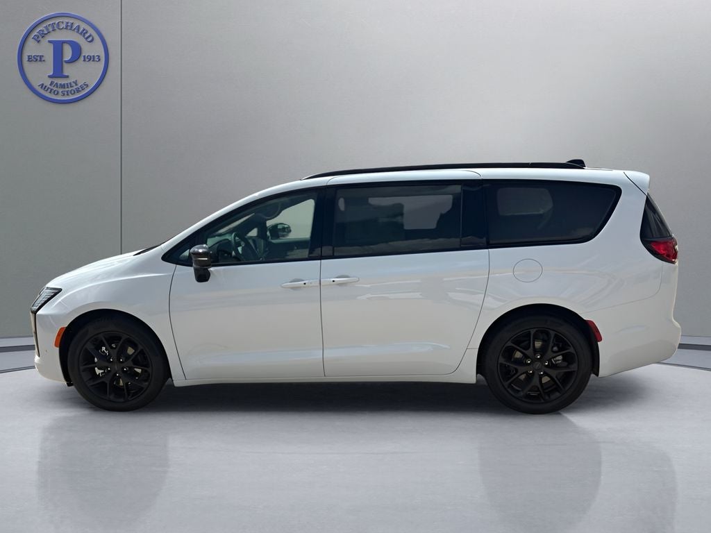 2027 Chrysler Pacifica PACIFICA LIMITED