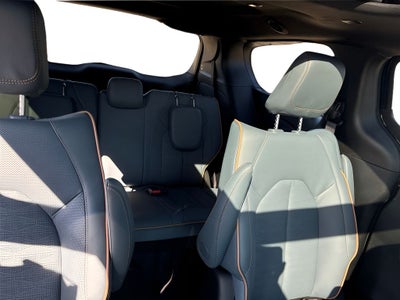 2027 Chrysler Pacifica Pinnacle