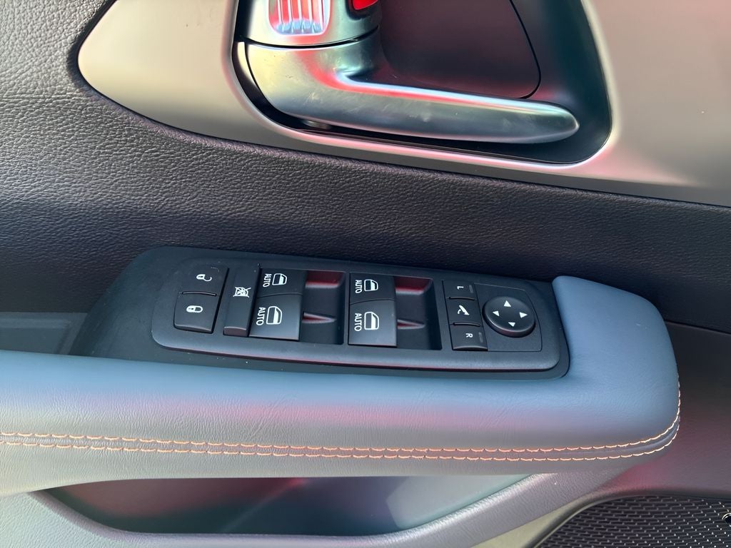 2027 Chrysler Pacifica Pinnacle