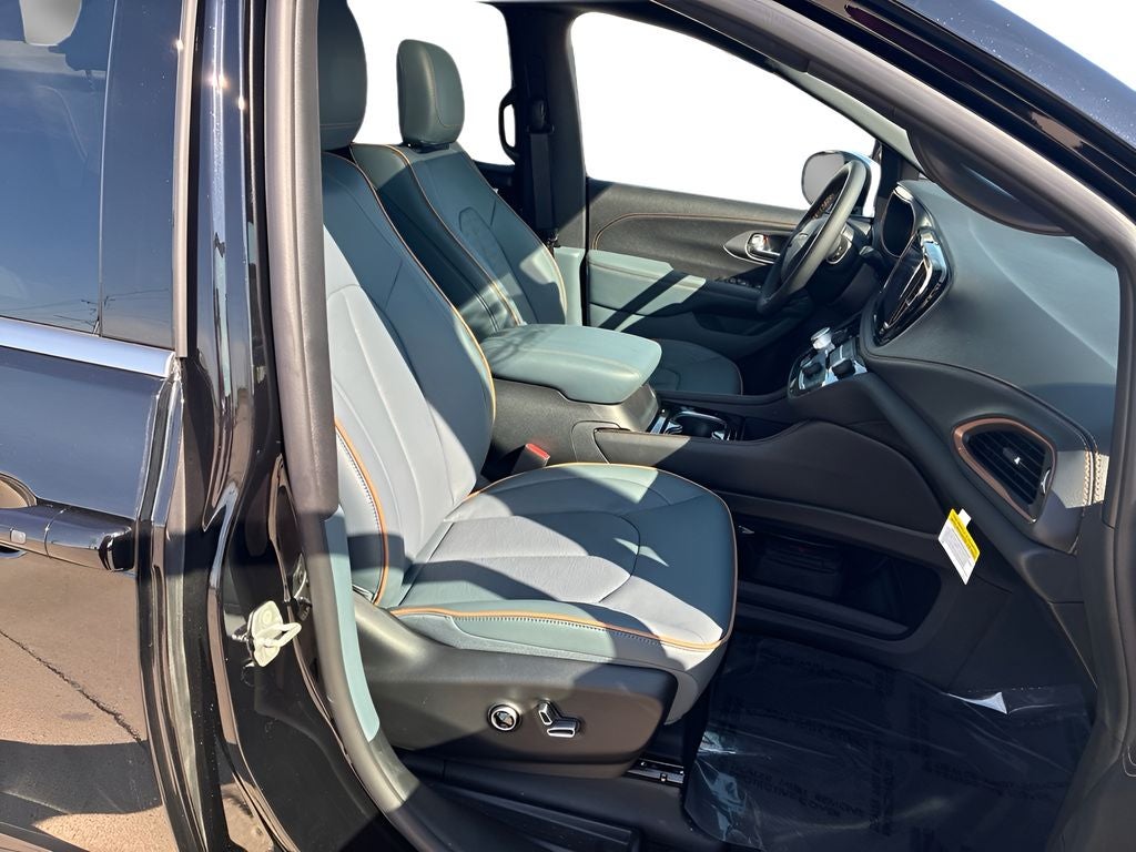 2027 Chrysler Pacifica Pinnacle