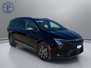 2027 Chrysler Pacifica Pinnacle