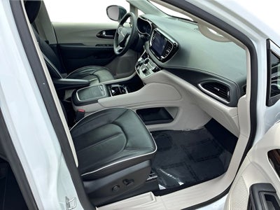 2023 Chrysler Pacifica Hybrid Limited