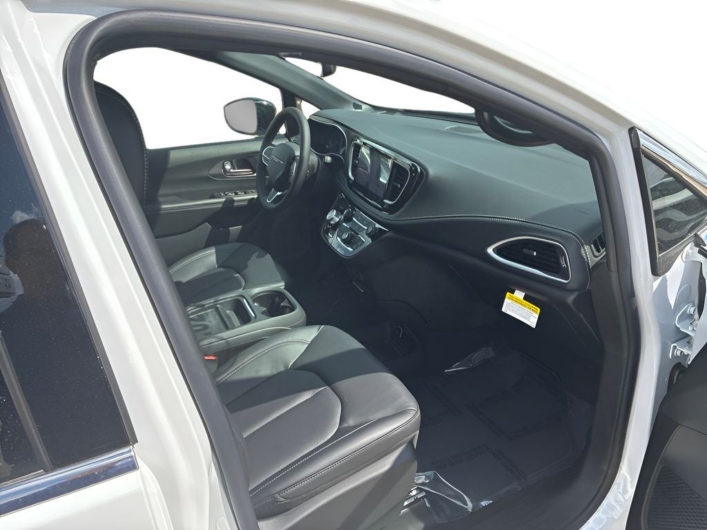 2027 Chrysler Pacifica PACIFICA SELECT AWD