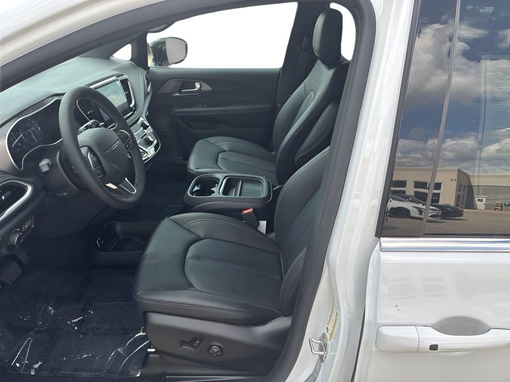 2027 Chrysler Pacifica PACIFICA SELECT AWD