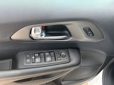 2027 Chrysler Pacifica PACIFICA SELECT AWD