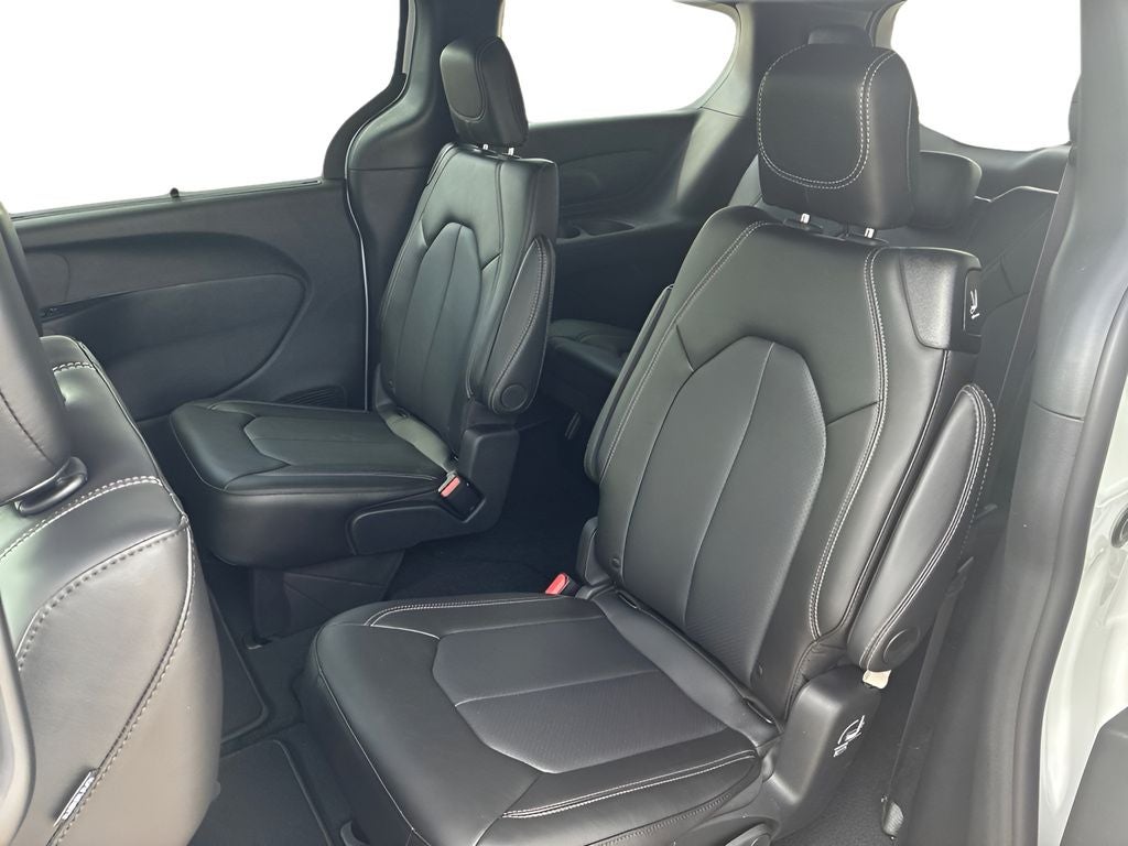 2027 Chrysler Pacifica PACIFICA SELECT AWD