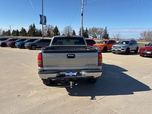 2000 Chevrolet Silverado 1500 LS